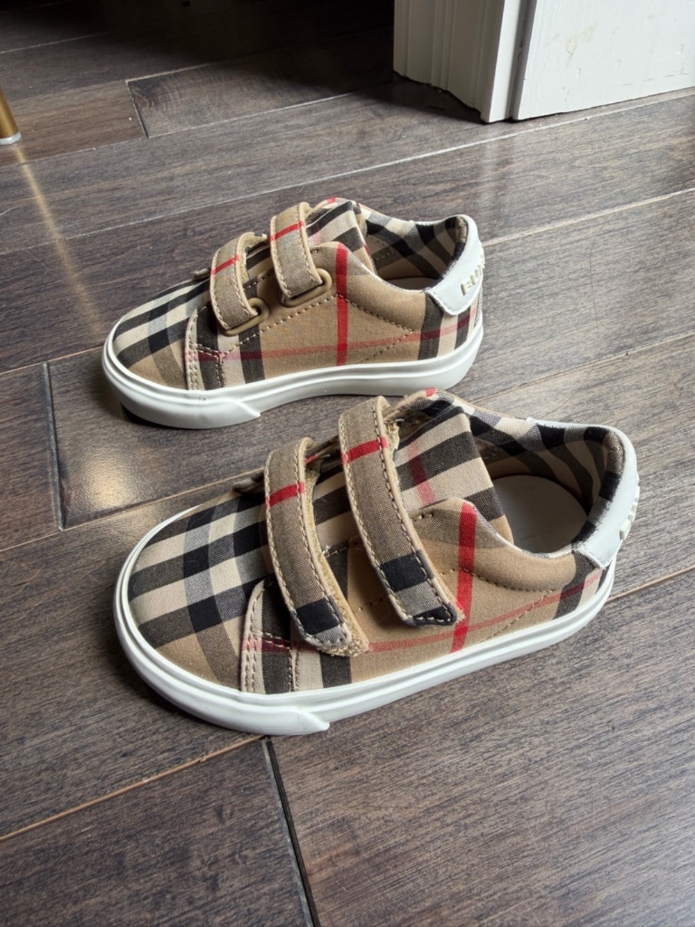 Burberry baby sneakers -